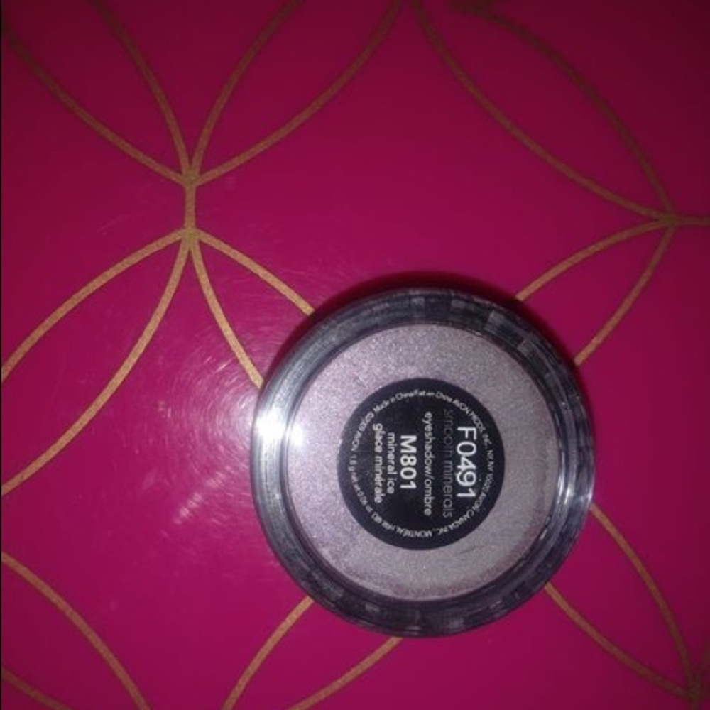 Eye shadow